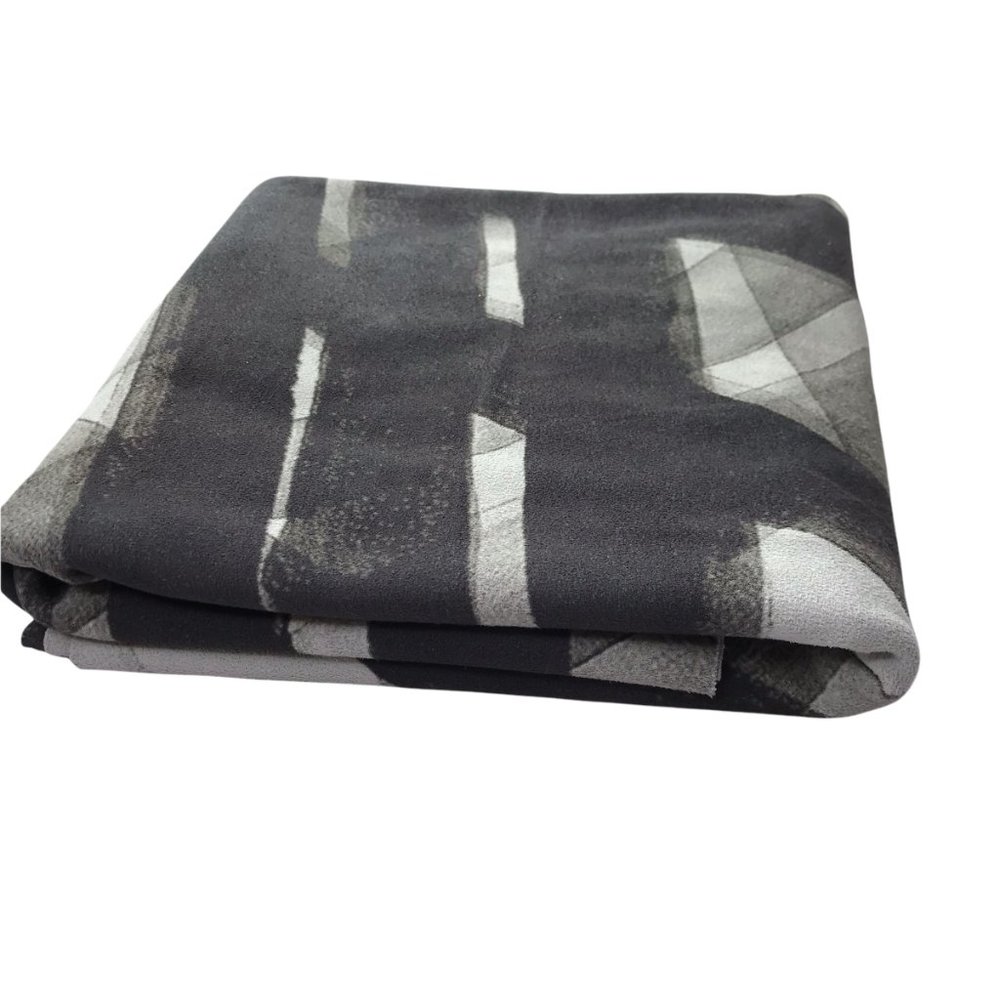 Lululemon Yoga Towel, Large, Black White Abstract Lines Brush Stream Silver - Picture 15 of 16